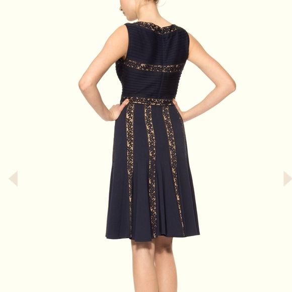 Tadashi Shoji Pintuck and Jersey lace dress in black/nude size small - Picture 2 of 12